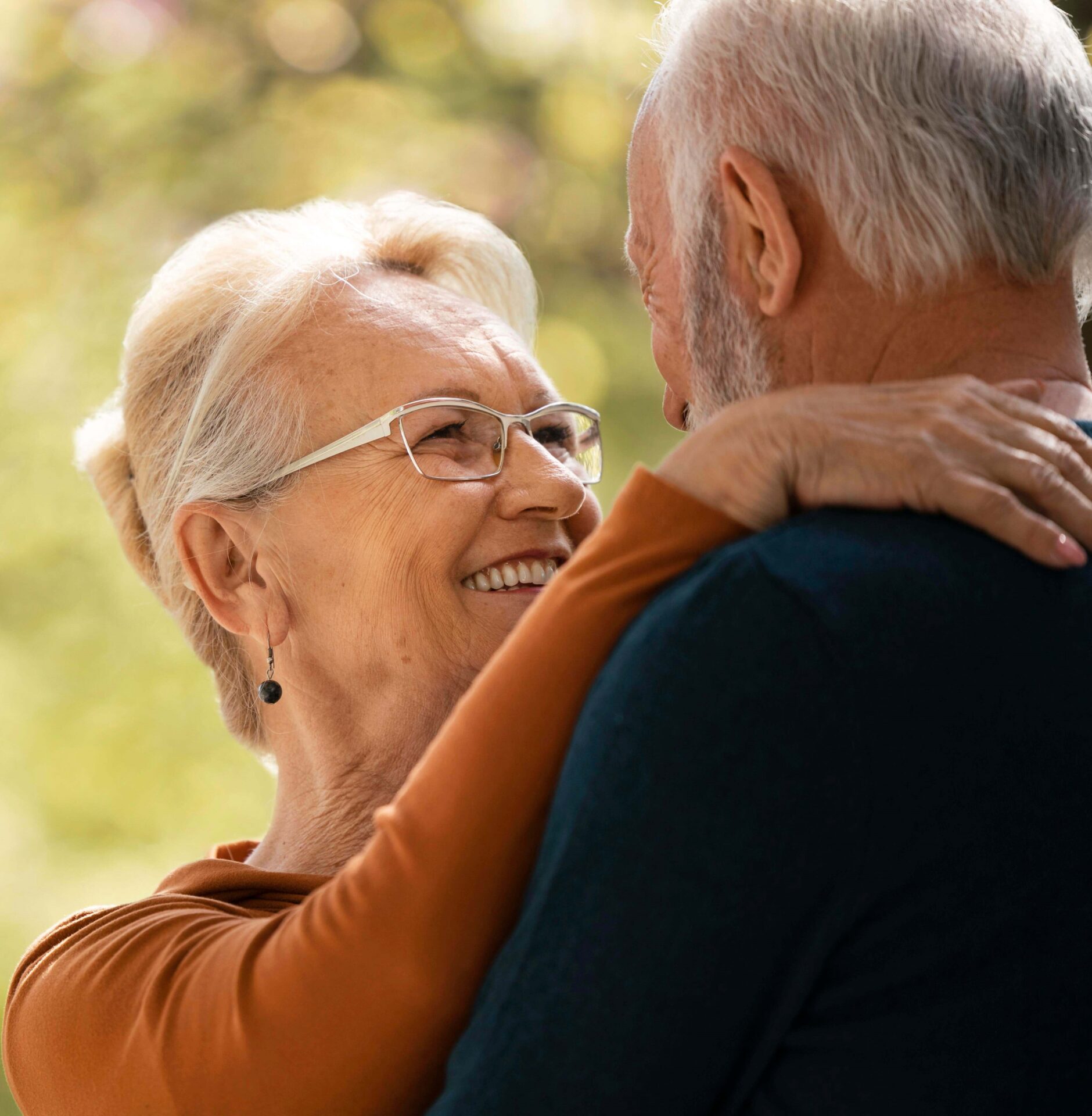 close up senior couple holding each other(1)